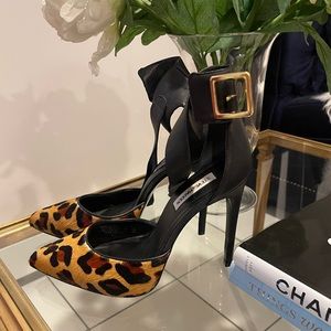 Steve Madden Flshback leopard print real fur gold buckle heels 10m